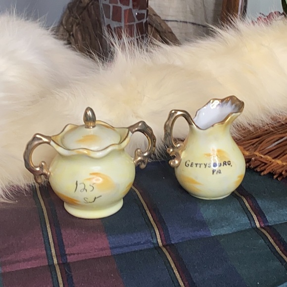 . Vintage Fresco Sugar Bowl & Creamer Set - Hand Painted Floral Pattern Set - Picture 5 of 11